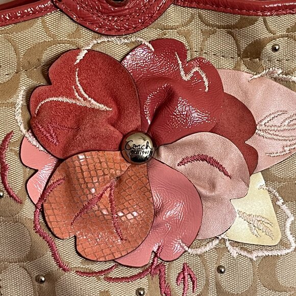 Coach Bleecker Archive Y2K Floral Appliqué Signature Canvas Tote - Picture 2 of 14